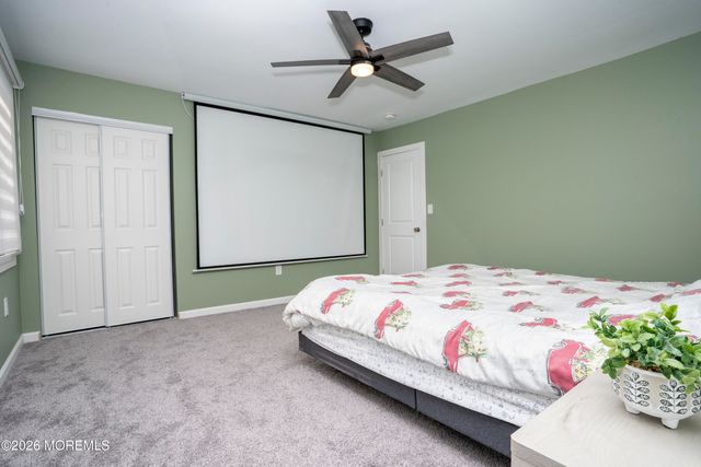 29 Maple Street, Middletown, NJ 07758