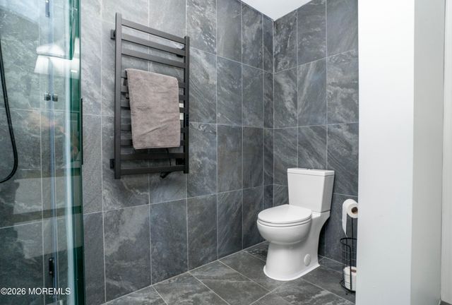 29 Maple Street, Middletown, NJ 07758