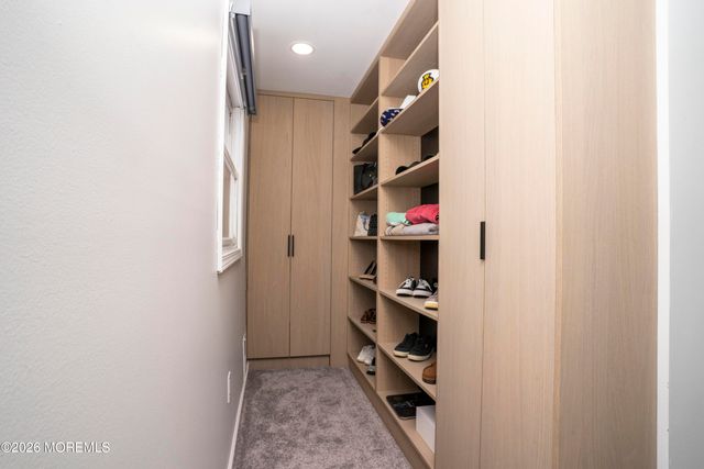 29 Maple Street, Middletown, NJ 07758