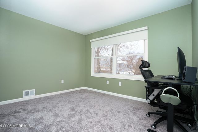 29 Maple Street, Middletown, NJ 07758