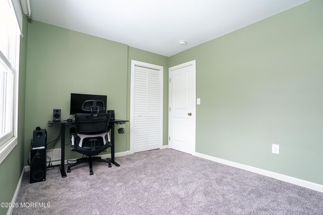 29 Maple Street, Middletown, NJ 07758