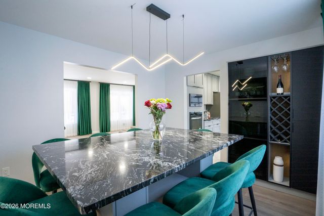 29 Maple Street, Middletown, NJ 07758