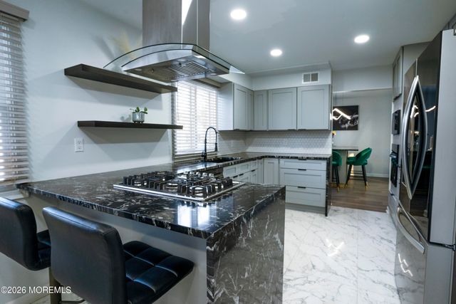 29 Maple Street, Middletown, NJ 07758