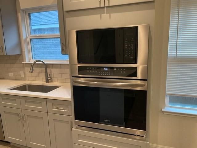 417 Bright Star LN, Georgetown, TX 78628