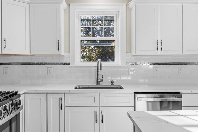 1001 Bay Street, Fall River, MA 02724