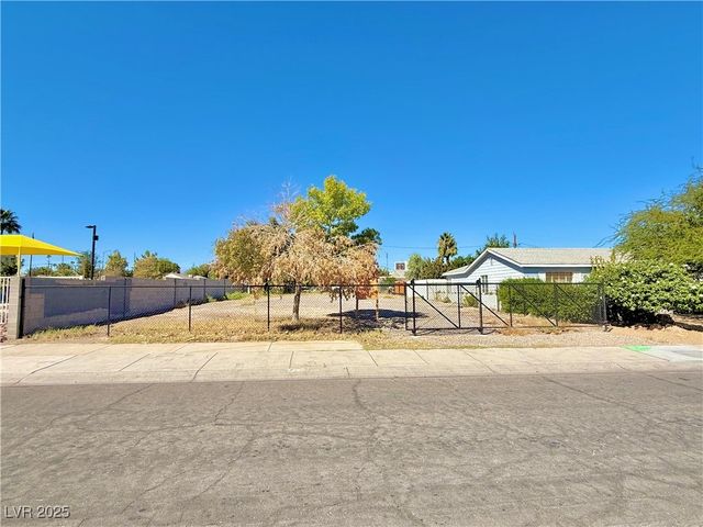 414 South 16th Street, Las Vegas, NV 89101