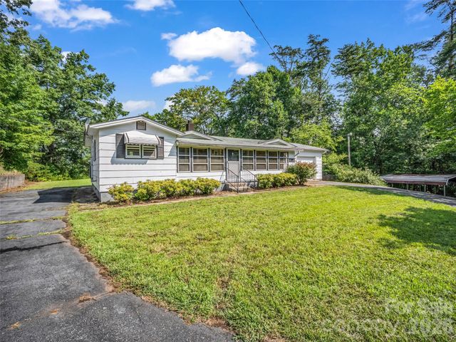 238 Howell Road, Lake Lure, NC 28746