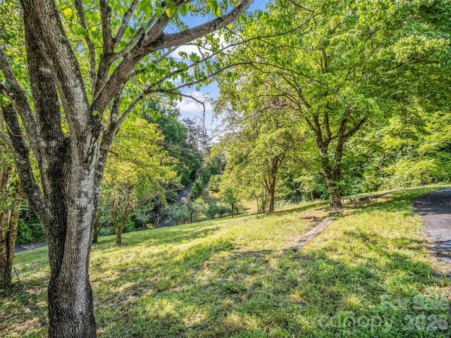 238 Howell Road, Lake Lure, NC 28746