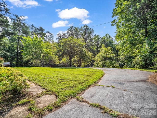 238 Howell Road, Lake Lure, NC 28746
