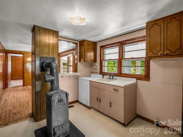 238 Howell Road, Lake Lure, NC 28746