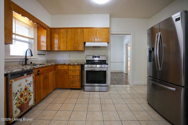 2221 Beargrass Ave, Louisville, KY 40218