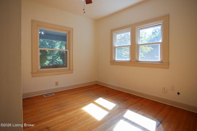 2221 Beargrass Ave, Louisville, KY 40218