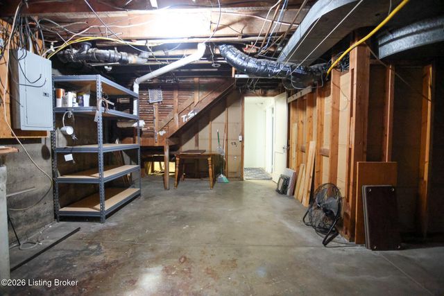 2221 Beargrass Ave, Louisville, KY 40218