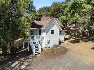 345 W Oak Street, Jacksonville, OR 97530