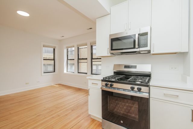 3731 N KIMBALL Avenue 2N, Chicago, IL 60618