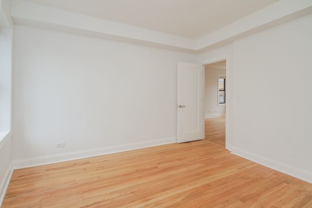3731 N KIMBALL Avenue 2N, Chicago, IL 60618
