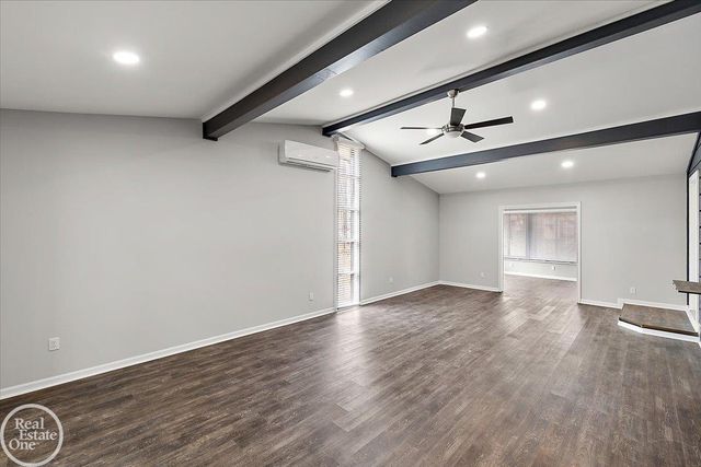 1765 E Predmore Road, Oakland Twp, MI 48363