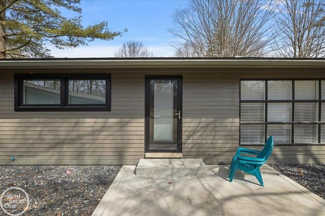 1765 E Predmore Road, Oakland Twp, MI 48363