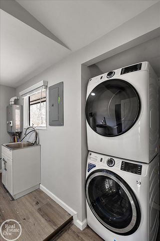 1765 E Predmore Road, Oakland Twp, MI 48363