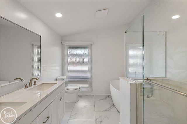 1765 E Predmore Road, Oakland Twp, MI 48363