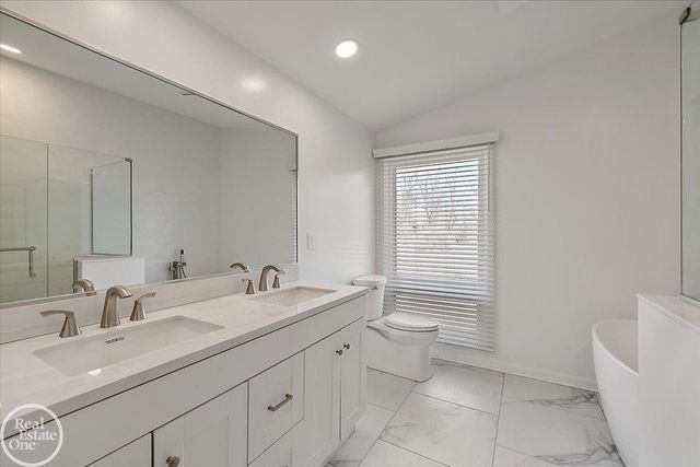 1765 E Predmore Road, Oakland Twp, MI 48363