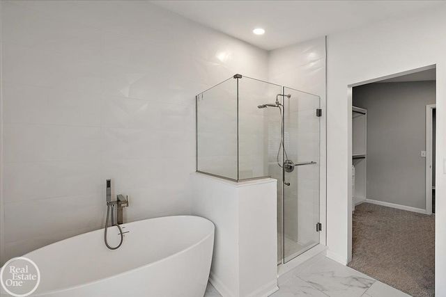 1765 E Predmore Road, Oakland Twp, MI 48363