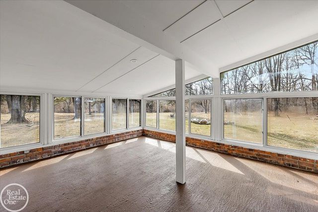 1765 E Predmore Road, Oakland Twp, MI 48363