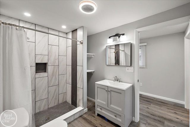 1765 E Predmore Road, Oakland Twp, MI 48363