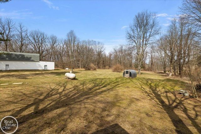 1765 E Predmore Road, Oakland Twp, MI 48363