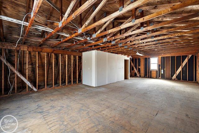 1765 E Predmore Road, Oakland Twp, MI 48363