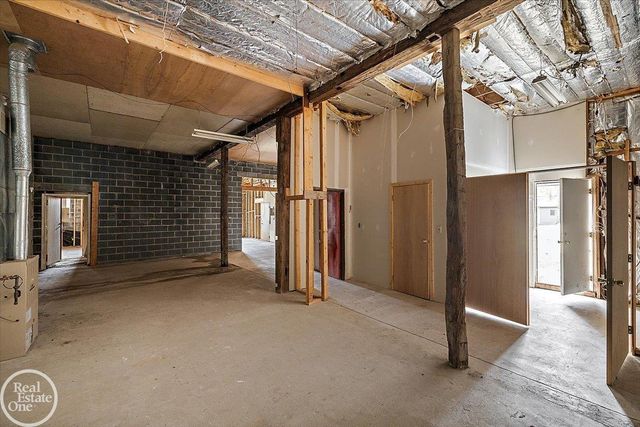 1765 E Predmore Road, Oakland Twp, MI 48363