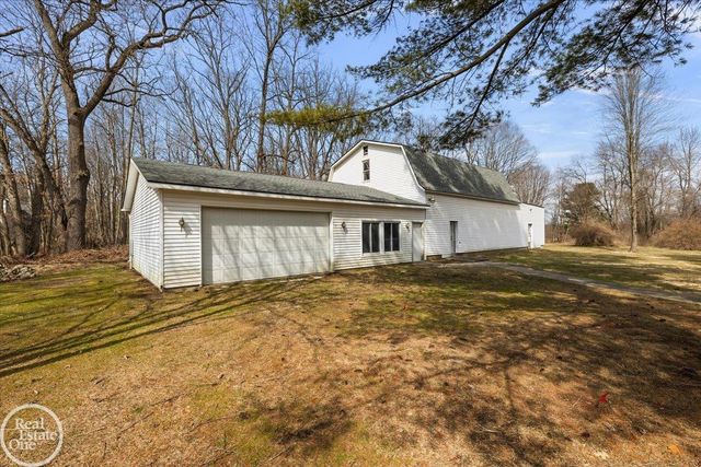 1765 E Predmore Road, Oakland Twp, MI 48363