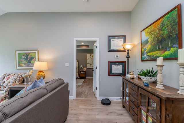 4004 EAGLE VIEW CT, Columbia, MO 65203
