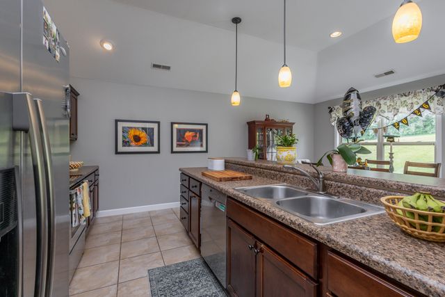 4004 EAGLE VIEW CT, Columbia, MO 65203