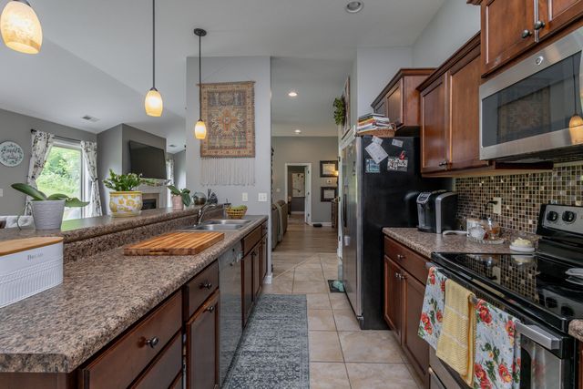 4004 EAGLE VIEW CT, Columbia, MO 65203