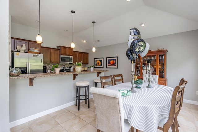 4004 EAGLE VIEW CT, Columbia, MO 65203