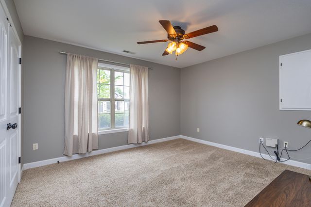 4004 EAGLE VIEW CT, Columbia, MO 65203