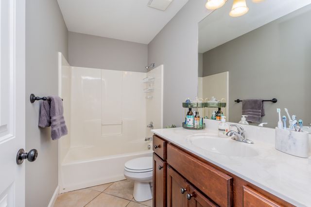 4004 EAGLE VIEW CT, Columbia, MO 65203