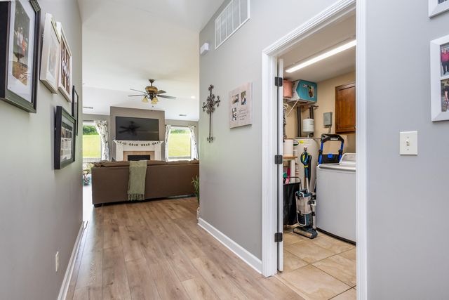 4004 EAGLE VIEW CT, Columbia, MO 65203