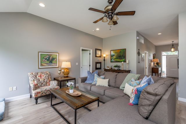 4004 EAGLE VIEW CT, Columbia, MO 65203
