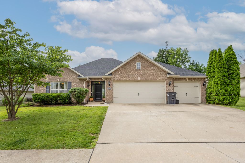 4004 EAGLE VIEW CT, Columbia, MO 65203