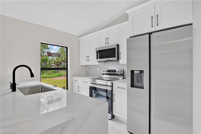 436 41st AVE NE, Naples, FL 34120