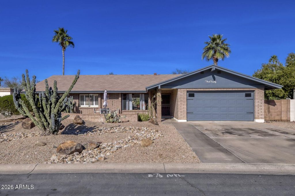 320 W PACIFICO Circle, Litchfield Park, AZ 85340