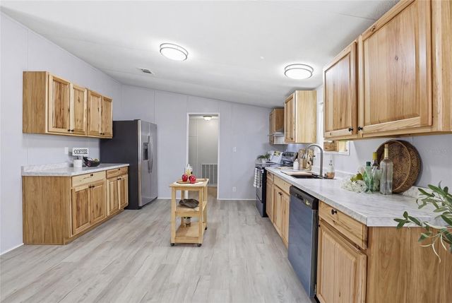 8469 SE 71ST STREET, Newberry, FL 32669