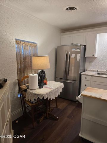 1729 S Indiana Avenue, Joplin, MO 64804