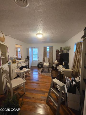 1729 S Indiana Avenue, Joplin, MO 64804