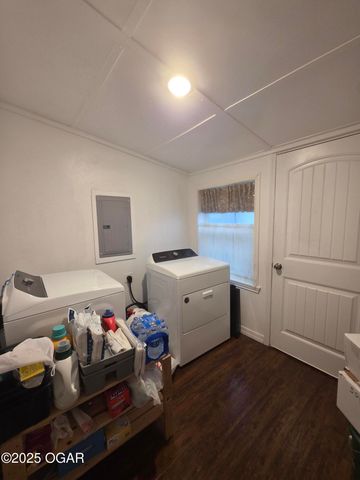 1729 S Indiana Avenue, Joplin, MO 64804