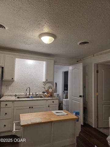 1729 S Indiana Avenue, Joplin, MO 64804