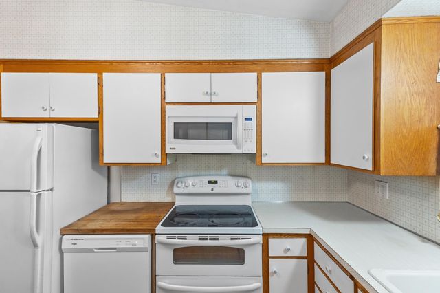 3212 33rd Avenue NE, Saint Anthony, MN 55418