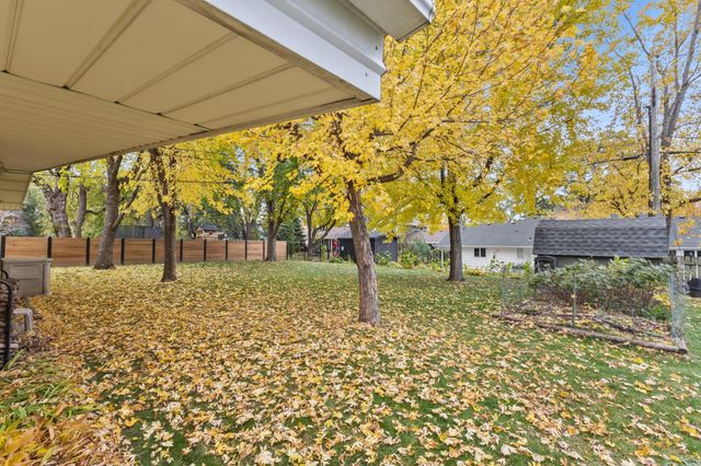 3212 33rd Avenue NE, Saint Anthony, MN 55418